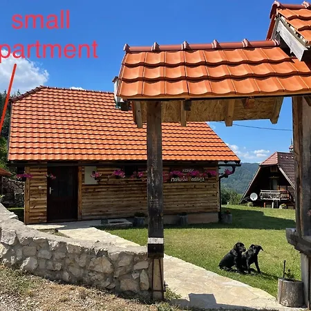 Mandica Avlija Hébergement de vacances *