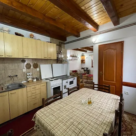 Mandica Avlija *