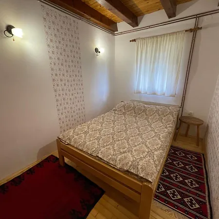 בית נופש Mandica Avlija Zaovine